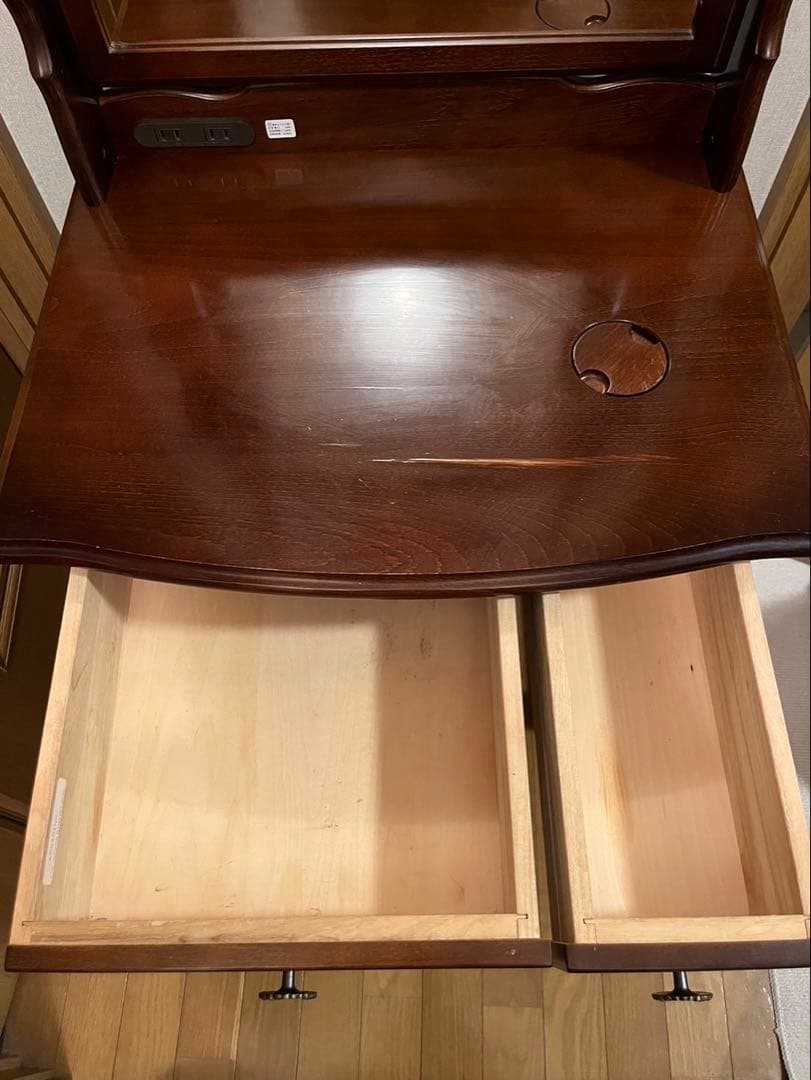 カリモクコロニアル　ドレッサー