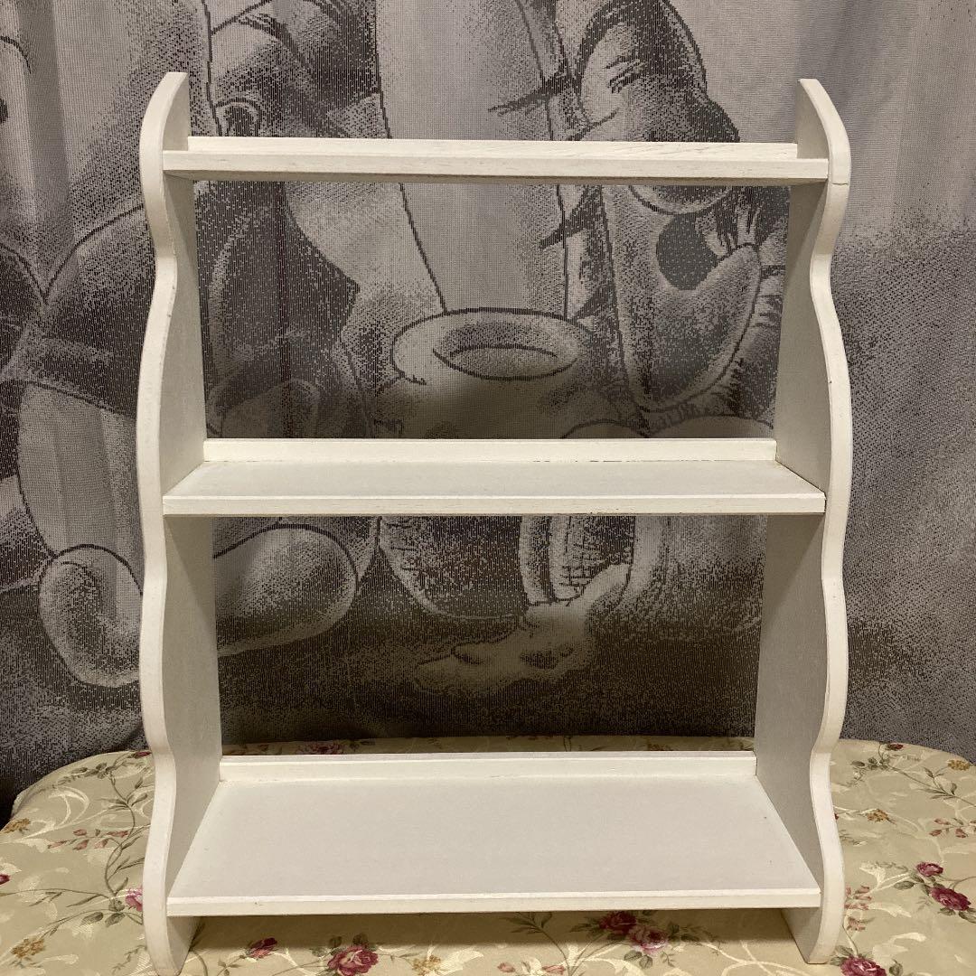 イマン　飾り棚