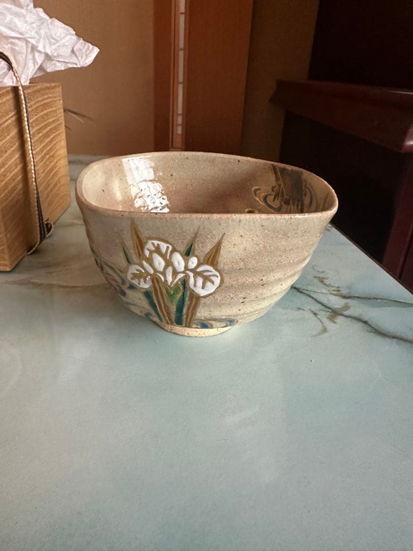 花模様 四角形 陶器 茶碗