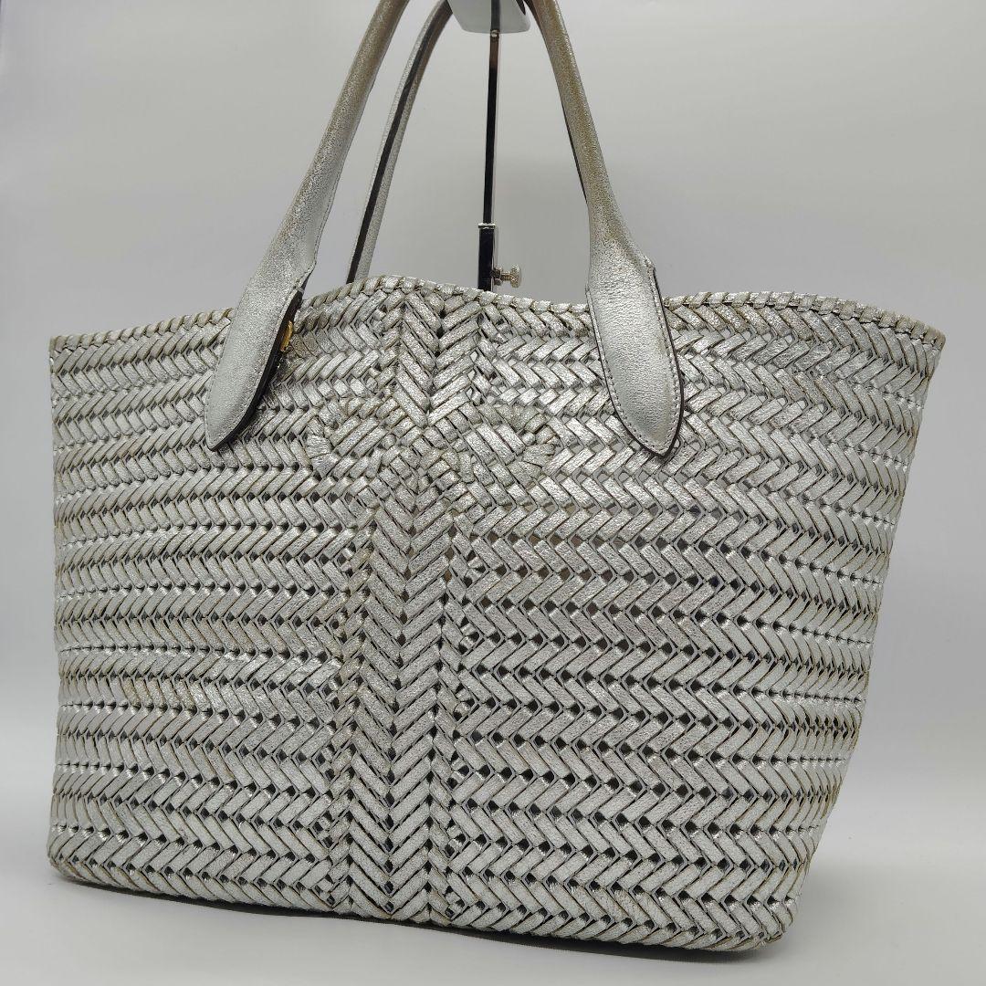 美品 アニヤハインドマーチ ニーソン トート シルバー 光沢 編み込み
