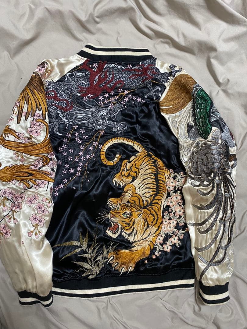 絡繰魂 美品 スカジャン ２面用 日本限定 虎蛇龍 レーヨン unisex