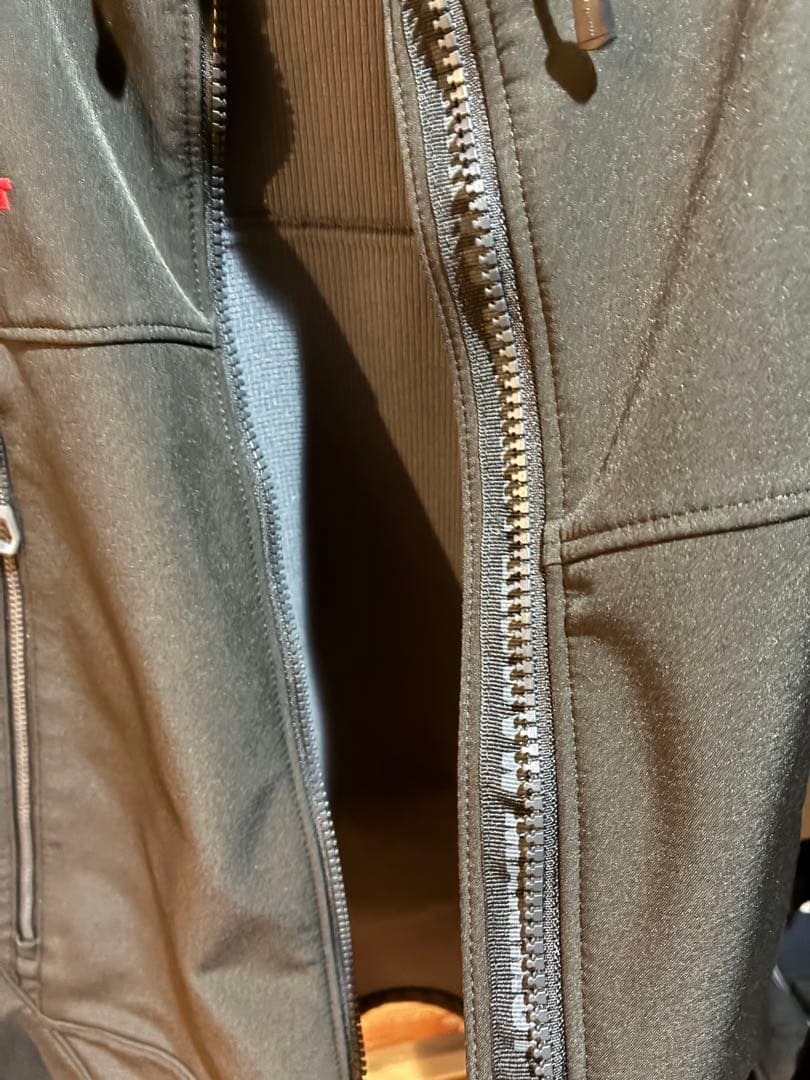 ☆山さん☆【美品】MAMMUT ソフトシェルSOFtech