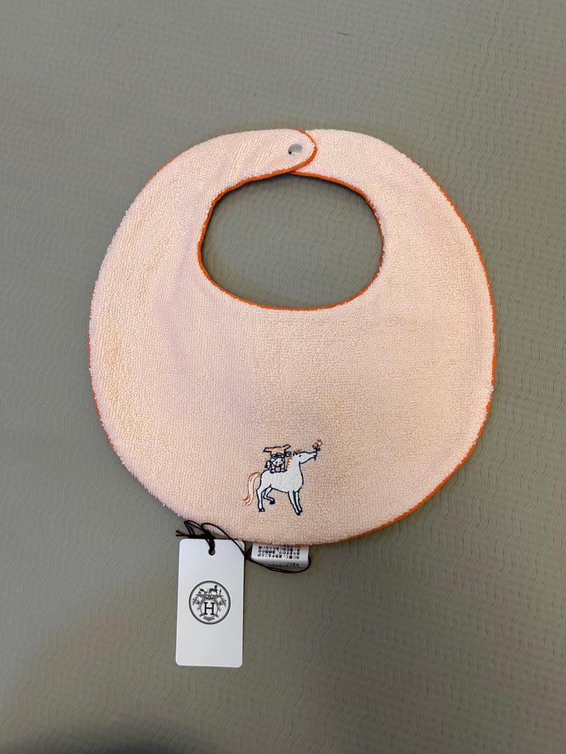 【ちぃ】HERMES 牛刺繍 スタイ