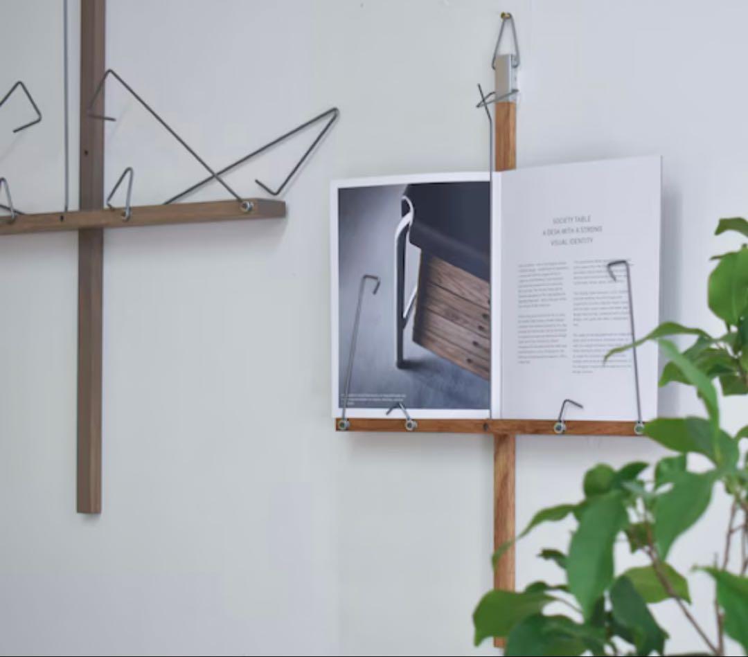 その他 chikuni book on the wall