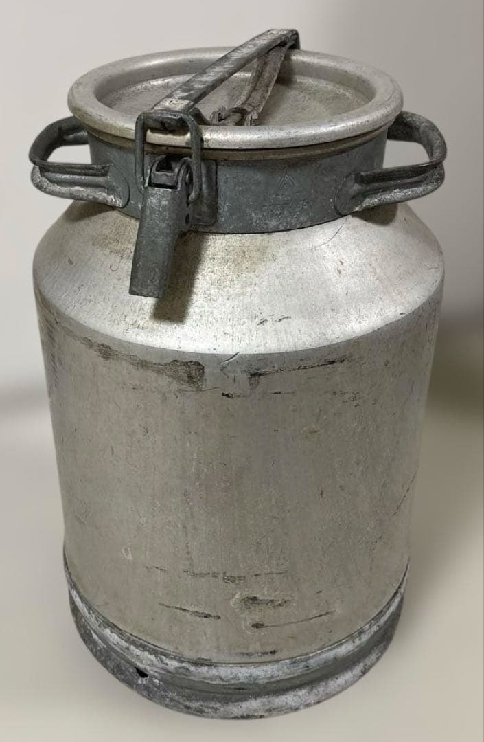 昭和レトロ アルミ製ミルク缶 アンティーク 古道具 米びつ