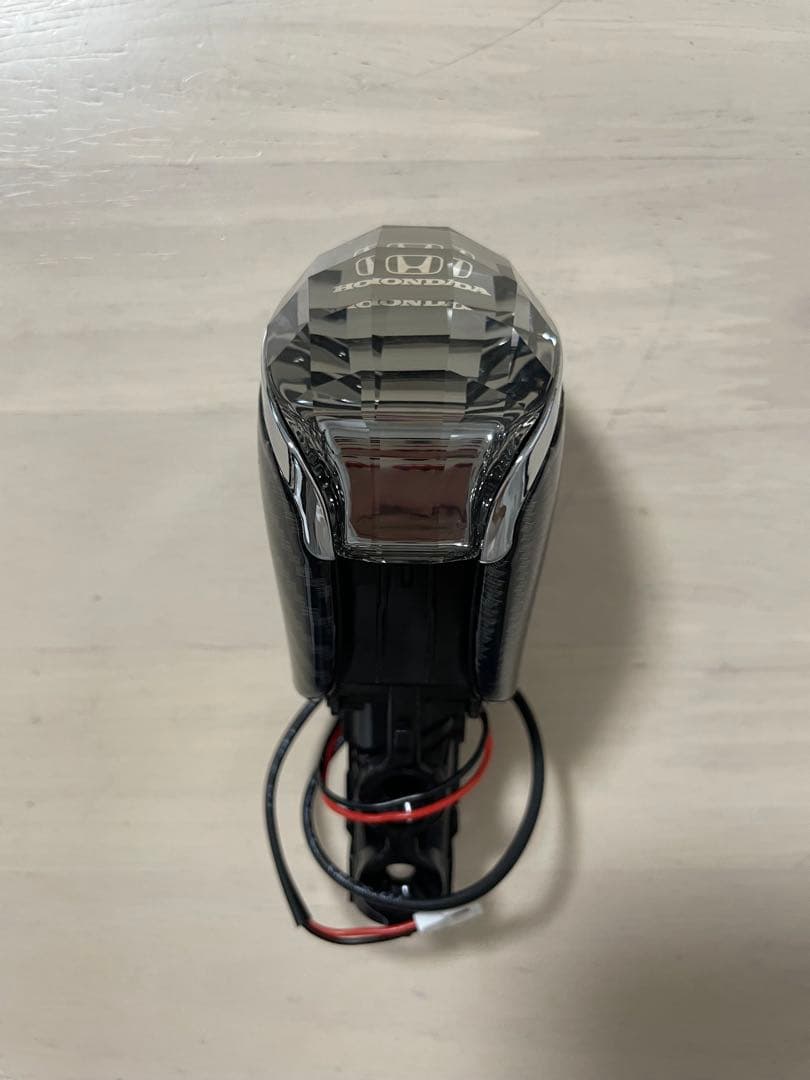 写真追加しました。ヴェゼル 専用 シフトノブ クリスタルデザイン