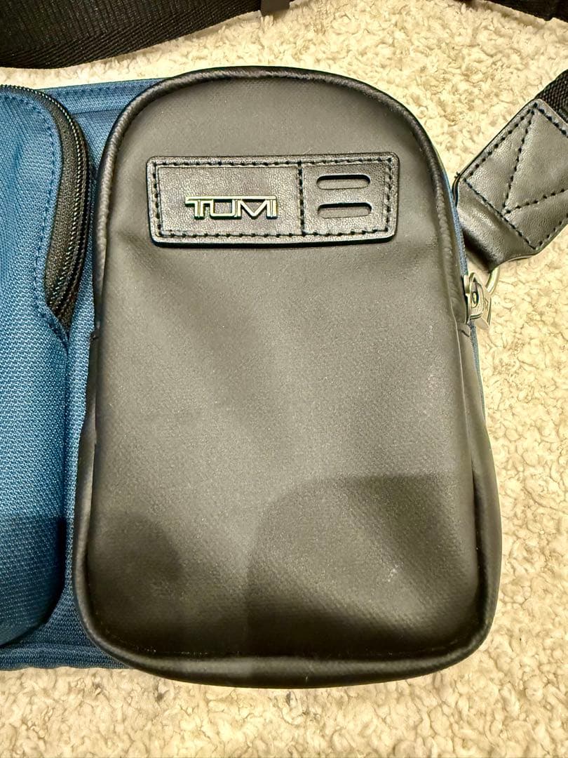 TUMI ボディバッグ ネイビー