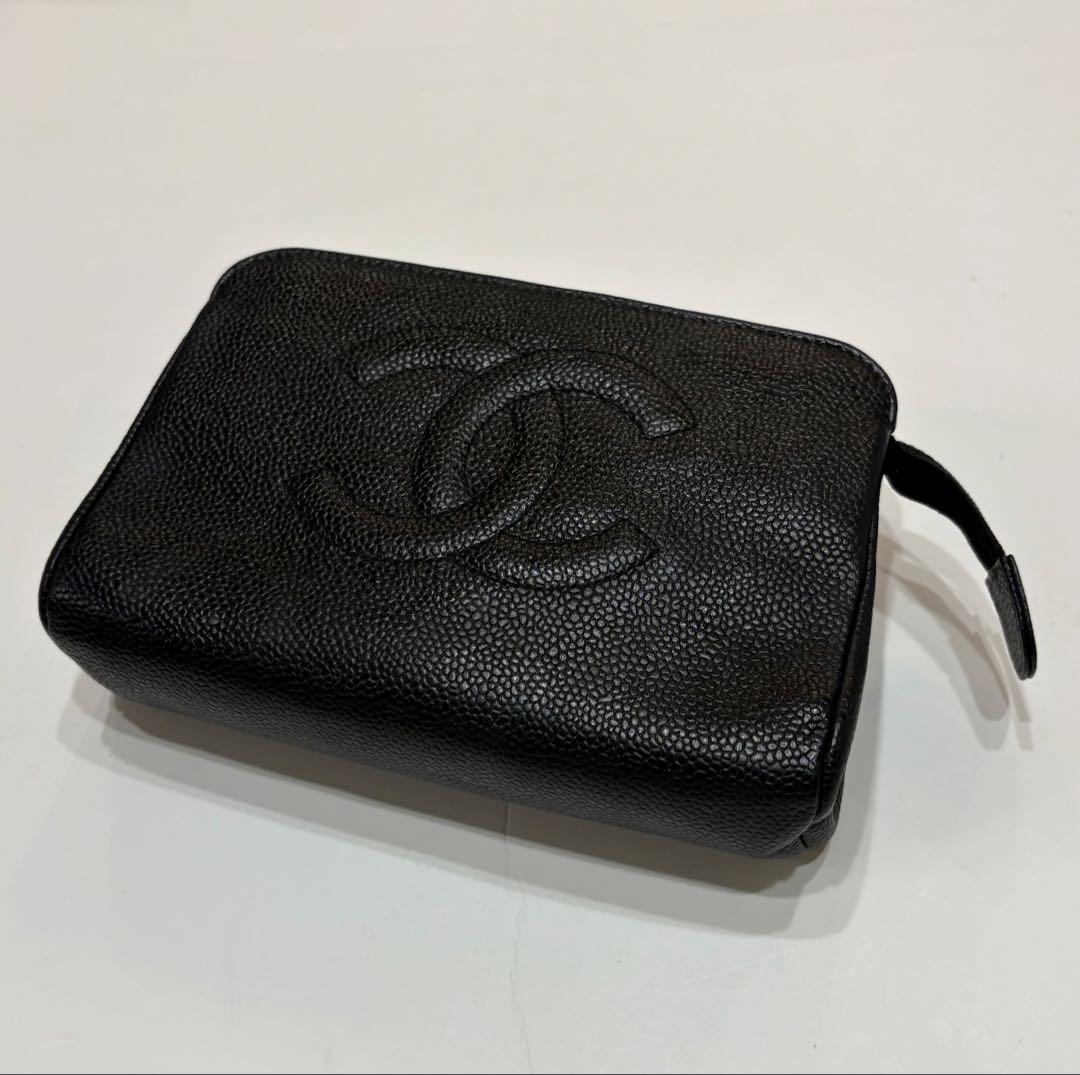 シャネル☆ココマーク　ロゴ大きめポーチ キャビアスキン　マトラッセ黒ヴィンテージ
