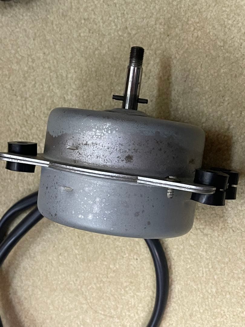 富士工業レンジフードゴムブッシュ付3速モーター中古再生品品番90215161