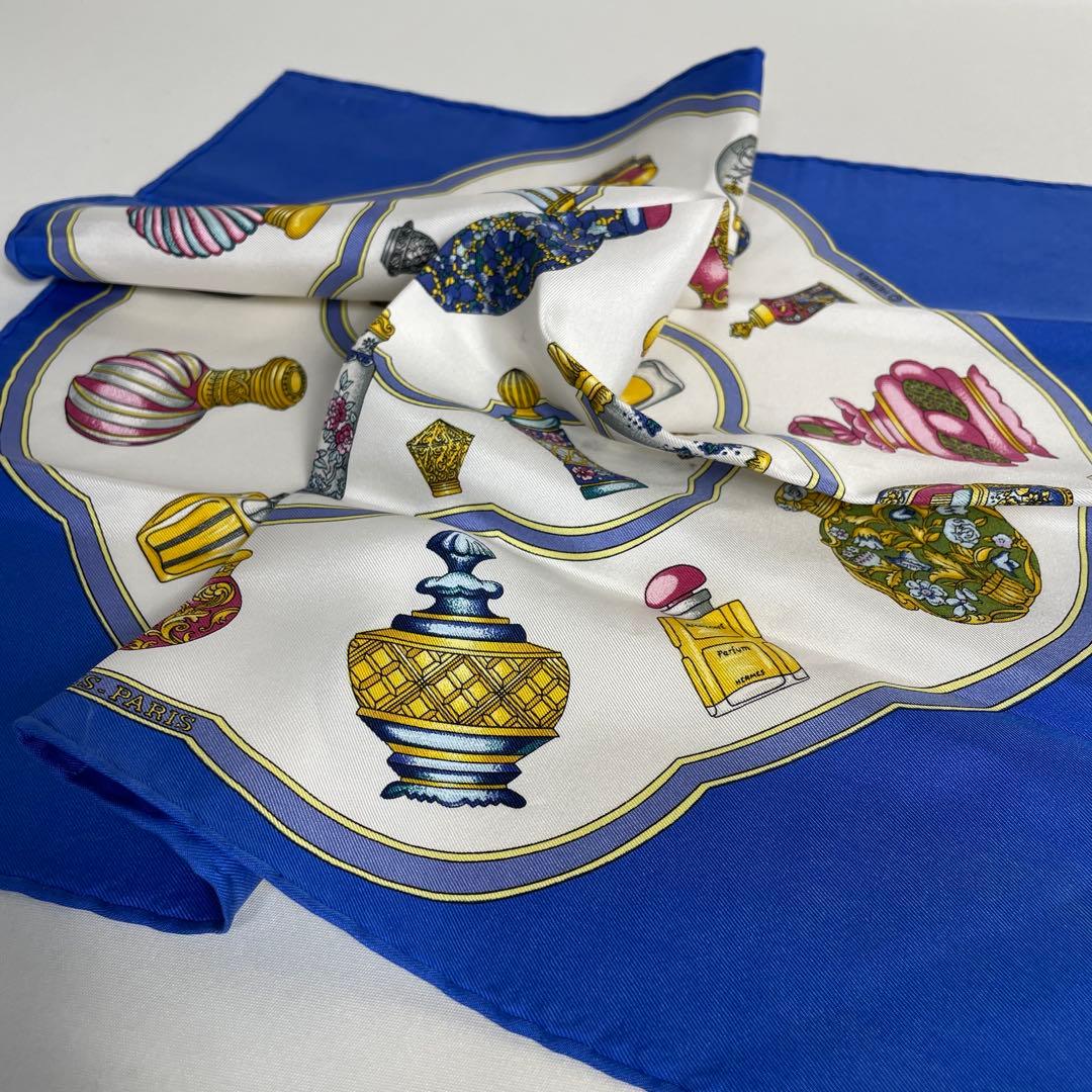 2504-83｜美品｜エルメス プチカレ スカーフ シルク ブルー マルチカラー