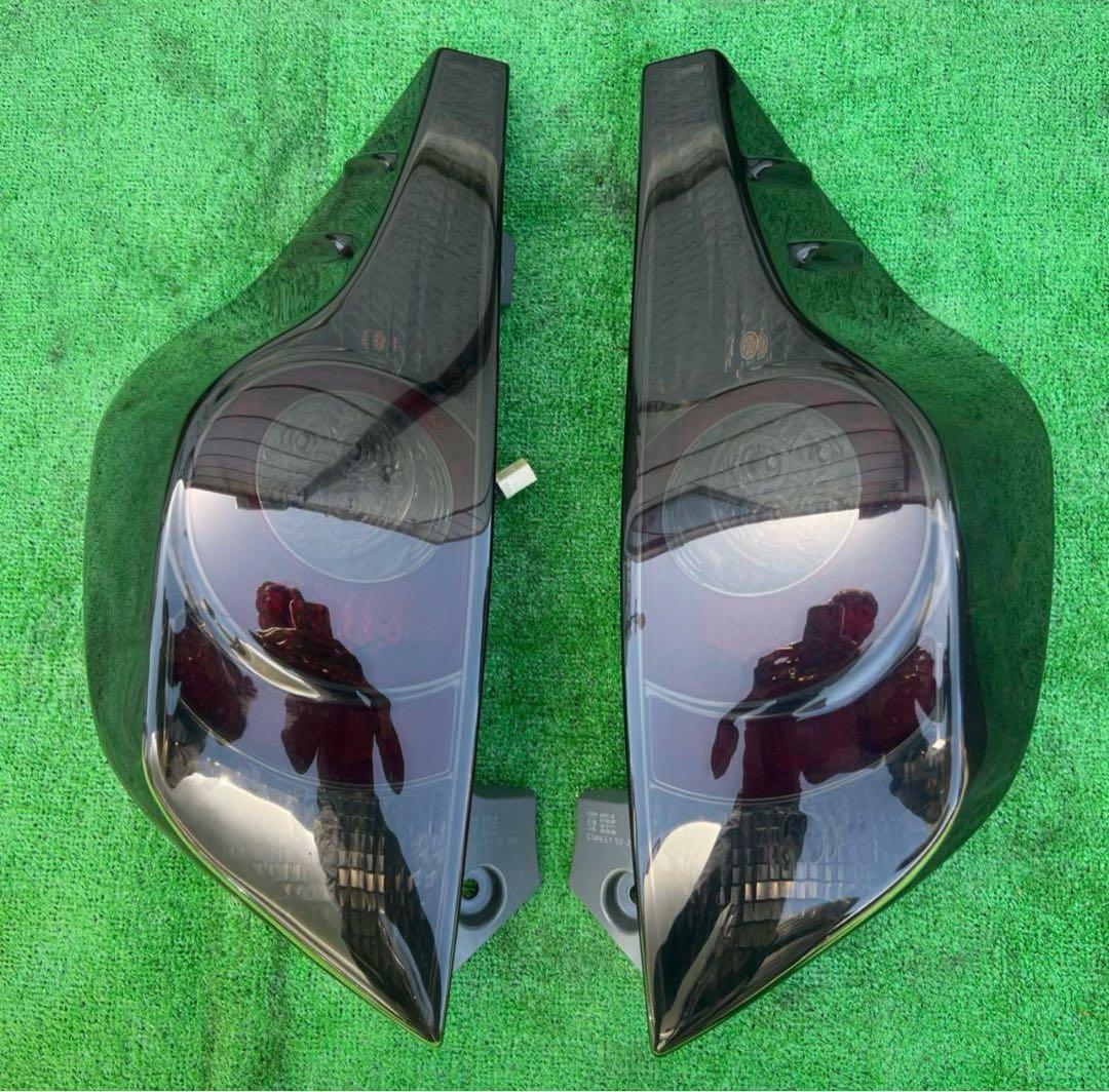 トヨタアクア NHP10 テールランプセット