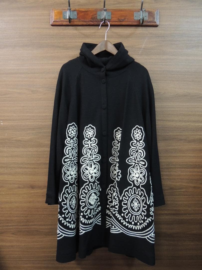 トクコ プルミエヴォル 刺繍 ウール フード付き ロング コート 9号 ブラック