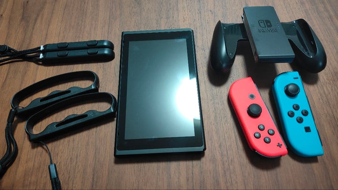 Nintendo Switch 本体 青と赤Joy-Con