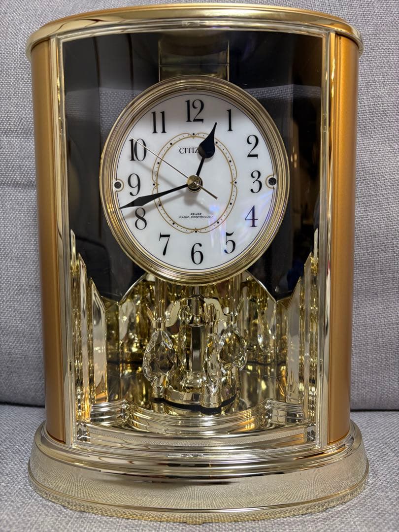 CITIZENのゴールド クリスタル置時計