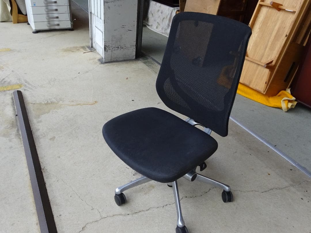 オカムラ　ゼファー　メッシュ　座面バックスキン　オフィスチェア