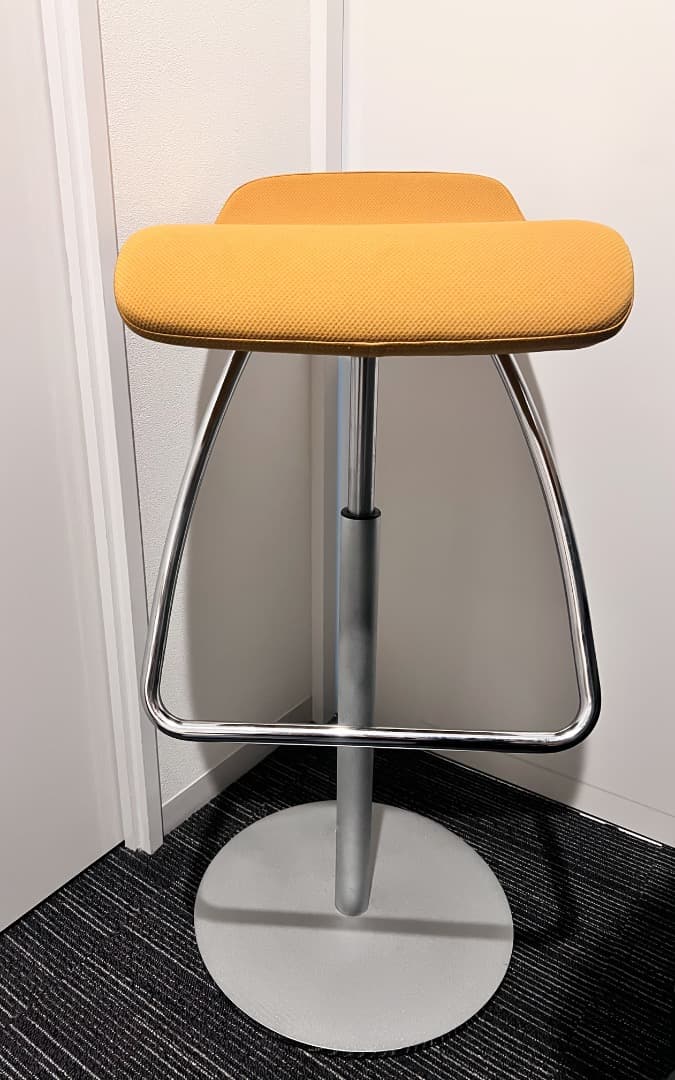 をとこ 　OKAMURAオカムラ Counter Chair