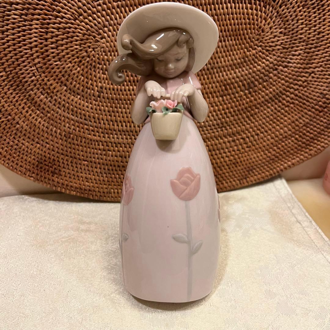 【保証書付き】リヤドロ バラ色の服を着た少女  LLADRO