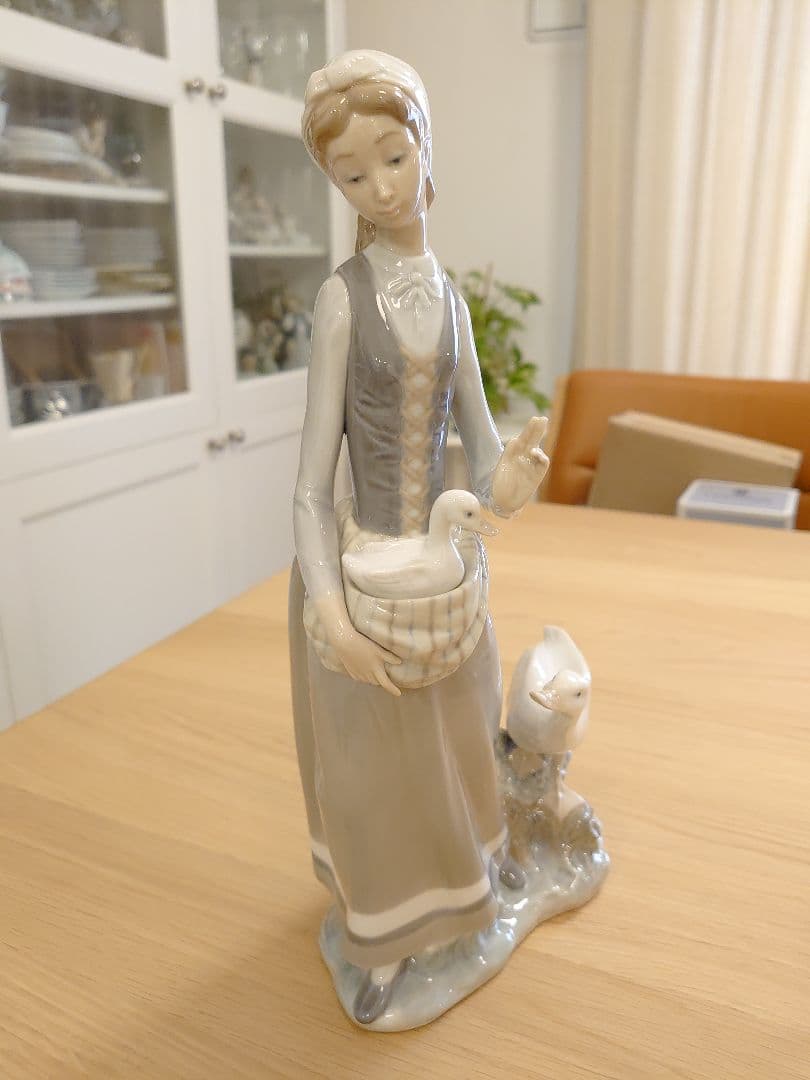 【極美品 無欠損 希少】LLADRO リヤドロ No.4815『ガチョウと少女』