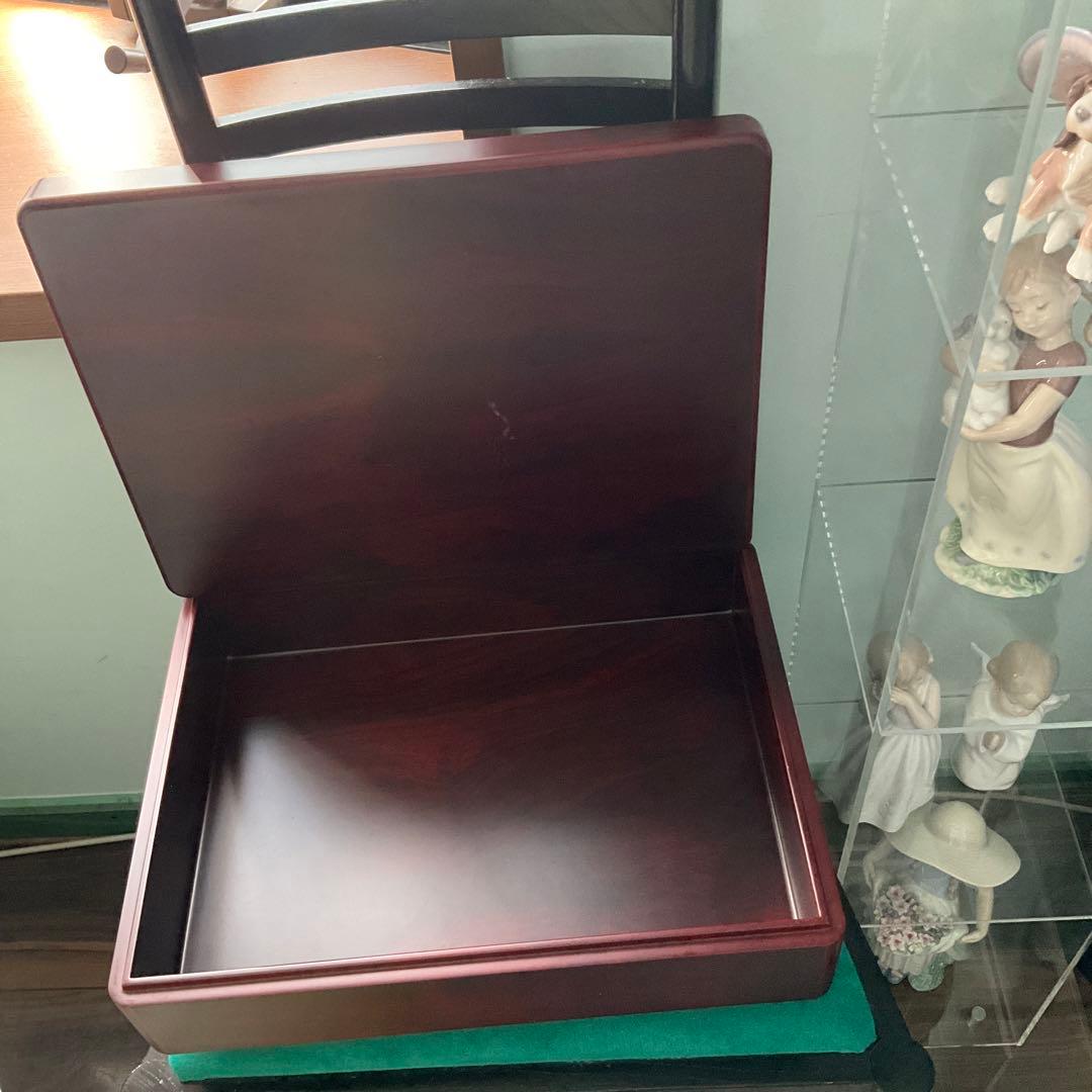 重厚で大変趣の御座います整理箱です。