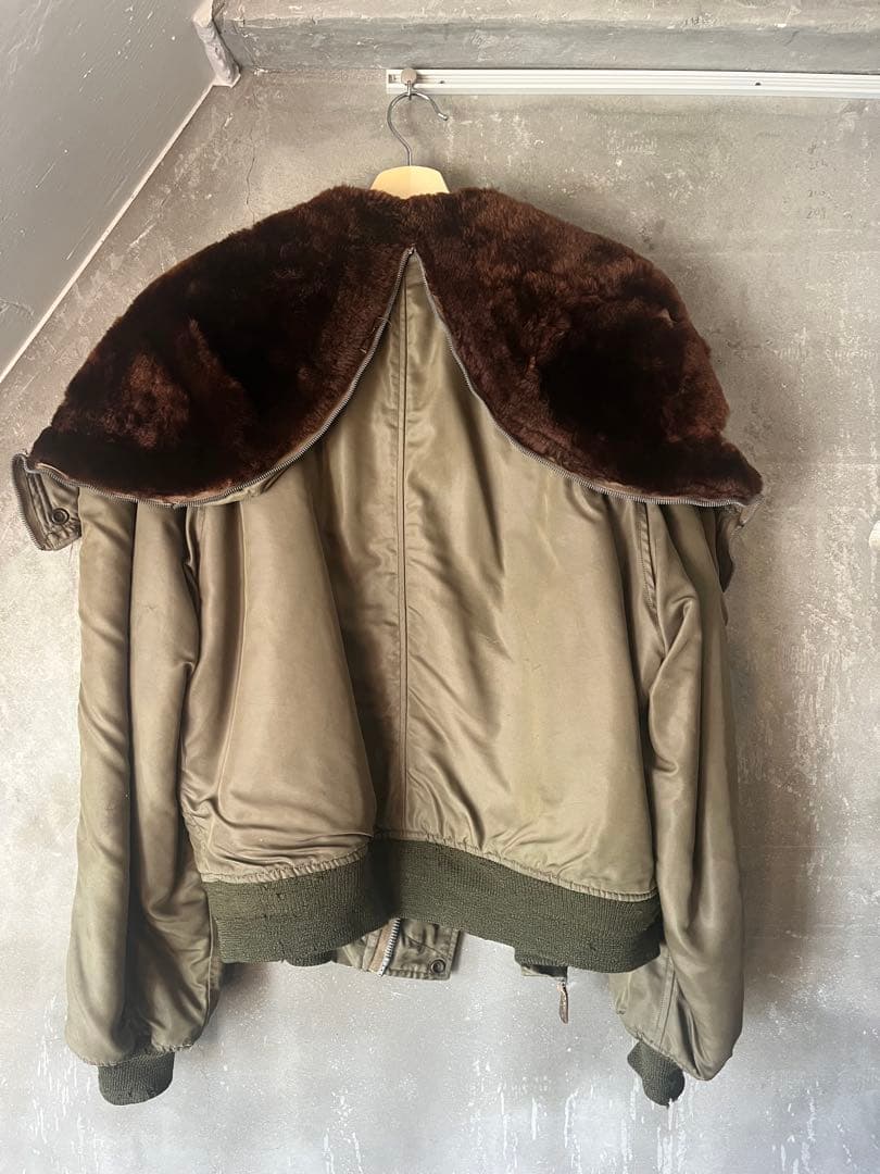 N-2 フライトジャケット