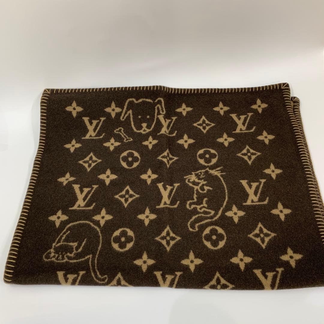 ルイヴィトン クヴェルチュールスモール キャットグラム ブランケット ①