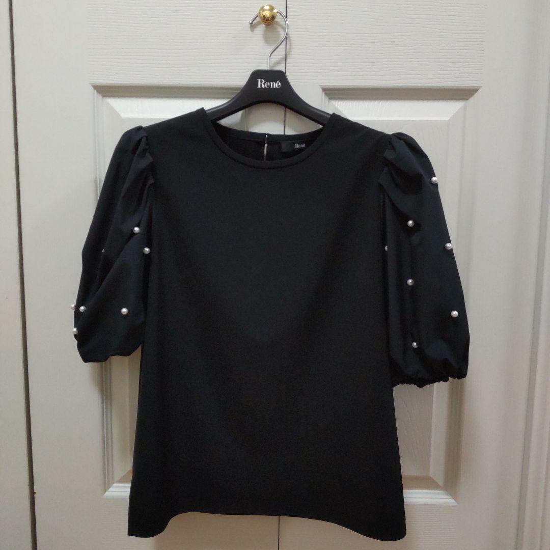 Rene パール付きパフスリーブ黒トップス 36