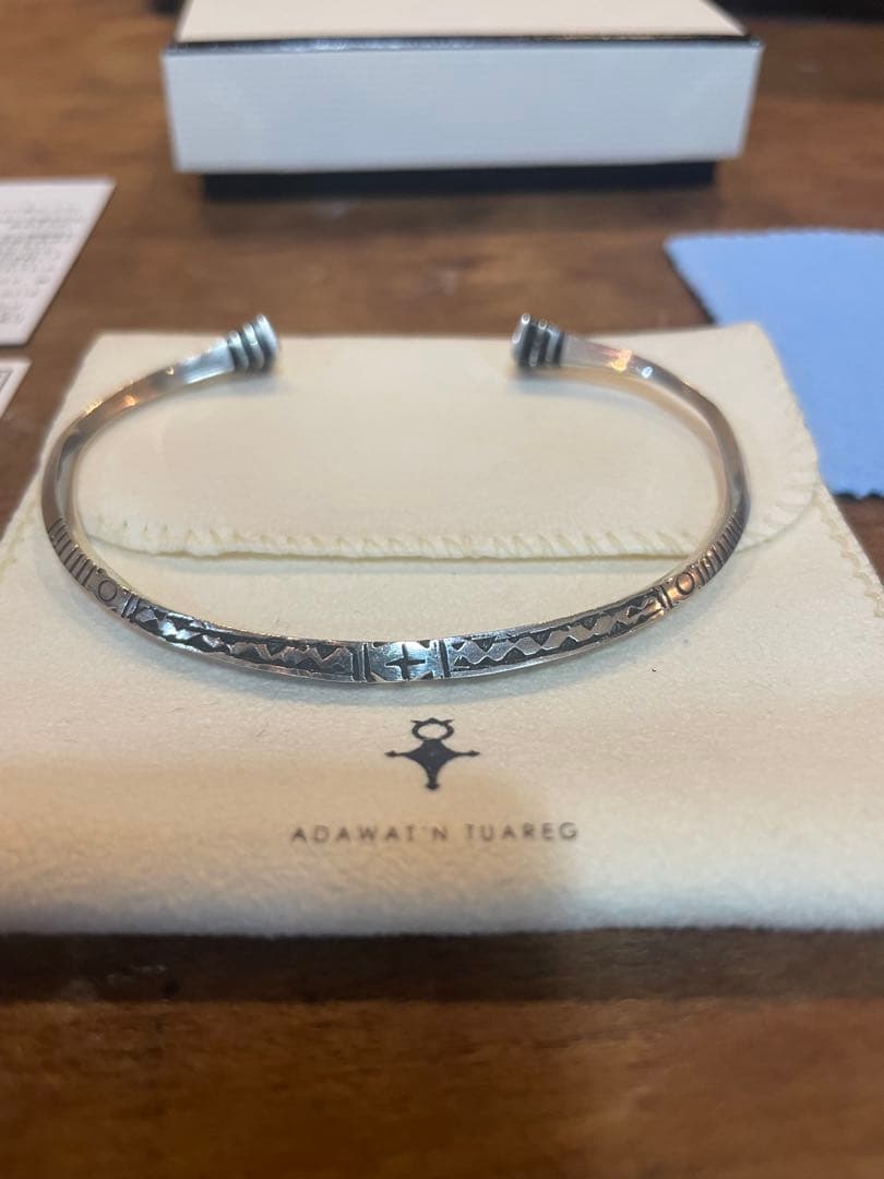 Adawat’n Tuaregトゥアレグ Tafouktタフォクト バングル