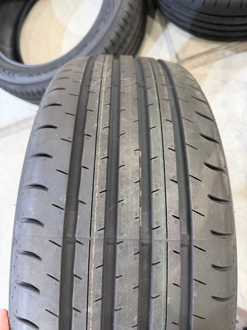 ダンロップ　225/55R19　ヴェルファイア 40系