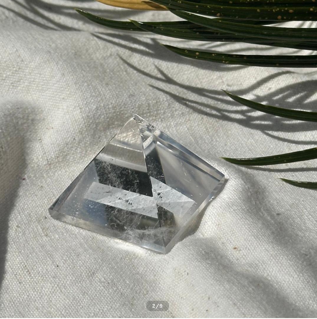 【レムリアン水晶】 ピラミッド シェイプ D ブラジル産