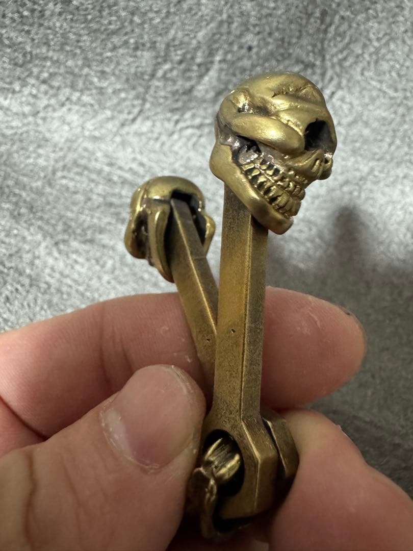 真鍮　重厚　ダブルスカルペンダント　ベッド部分可動　ハンドメイド