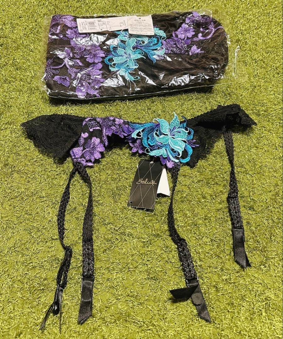 Salute ガーターベルトM黒紫刺繍スリップL-80