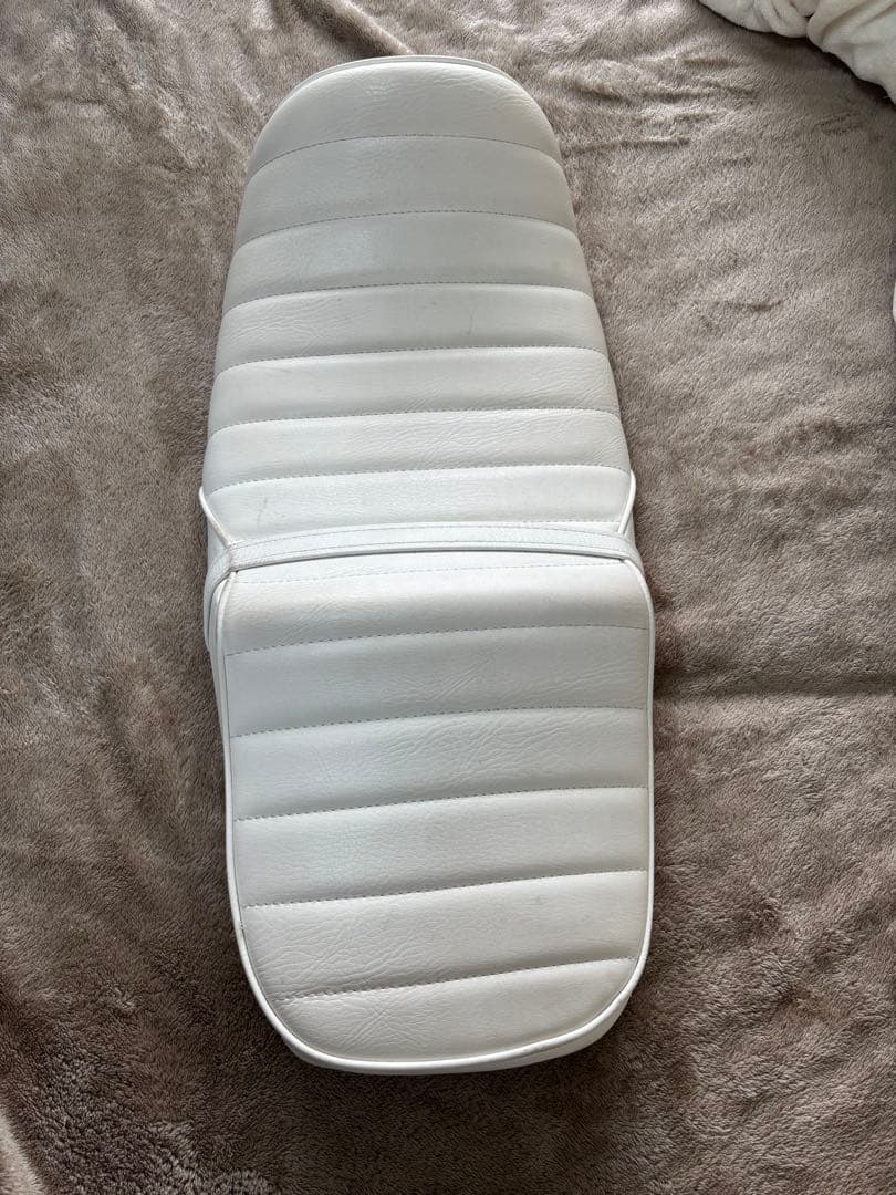 バイク シート ホワイト ストライプ