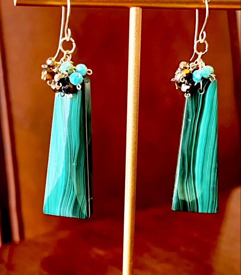 14kgfマラカイトのロングピアスです