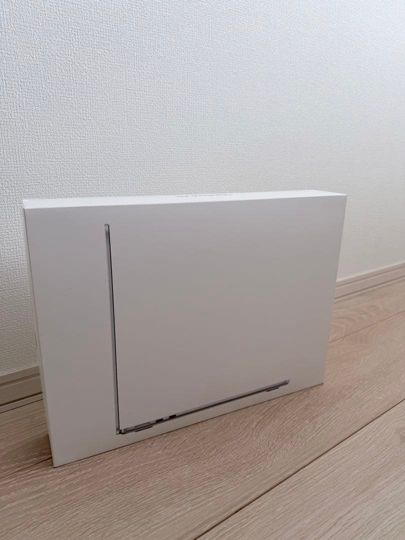 【新品未開封】MacBook Air 13インチ シルバー 外箱傷あり