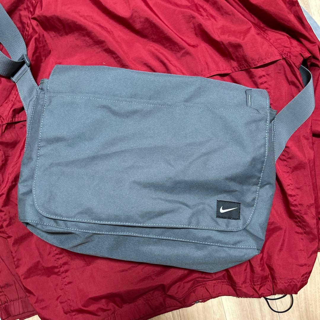 old nike ナイキ　グレー　メッセンジャーバッグ　古着　y2k