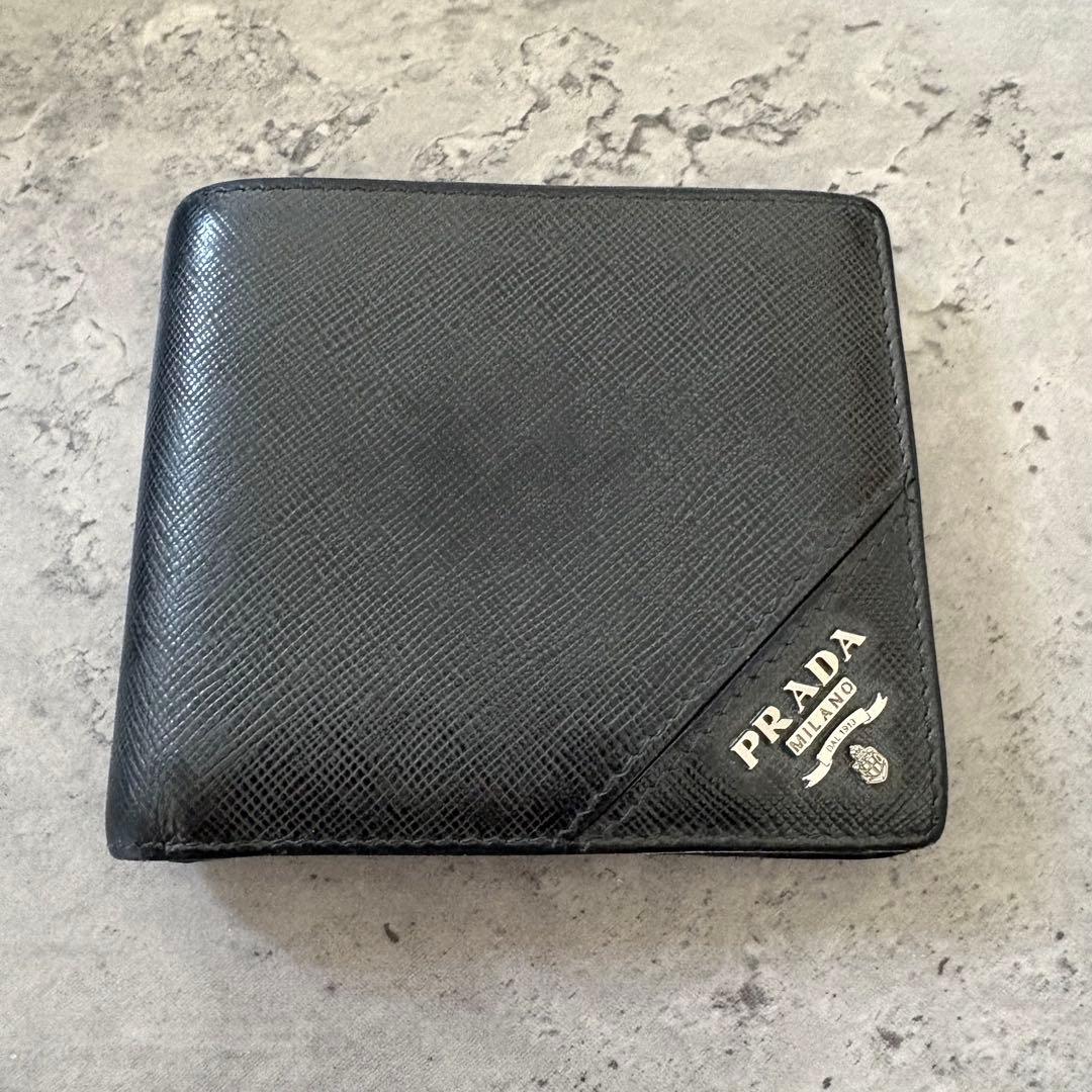 PRADA プラダ　二つ折り財布