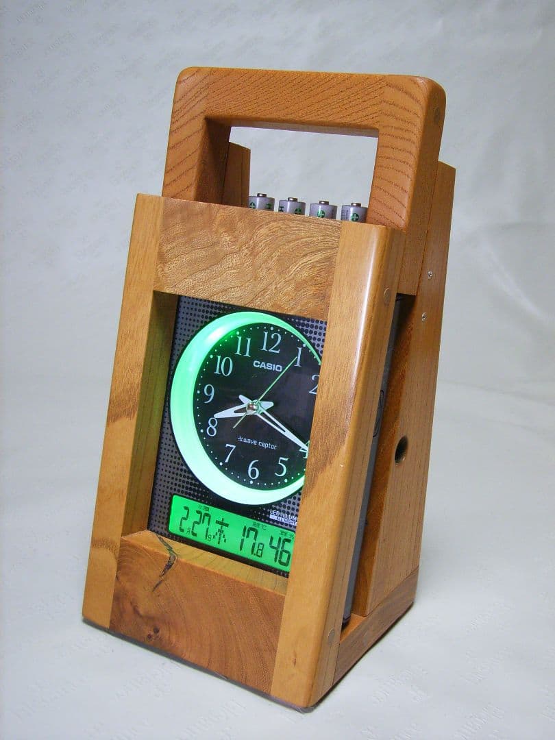 S010総欅板材ハンドル付き斜め型電波目覚まし時計（カシオTQT−351NJ使用
