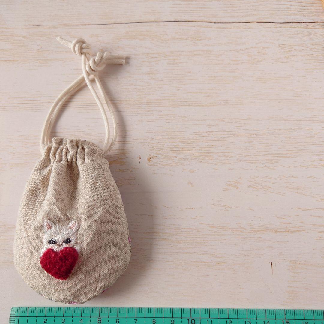 ちっちゃな巾着サシェ/詰替タイプ【白猫とふわもこハート】