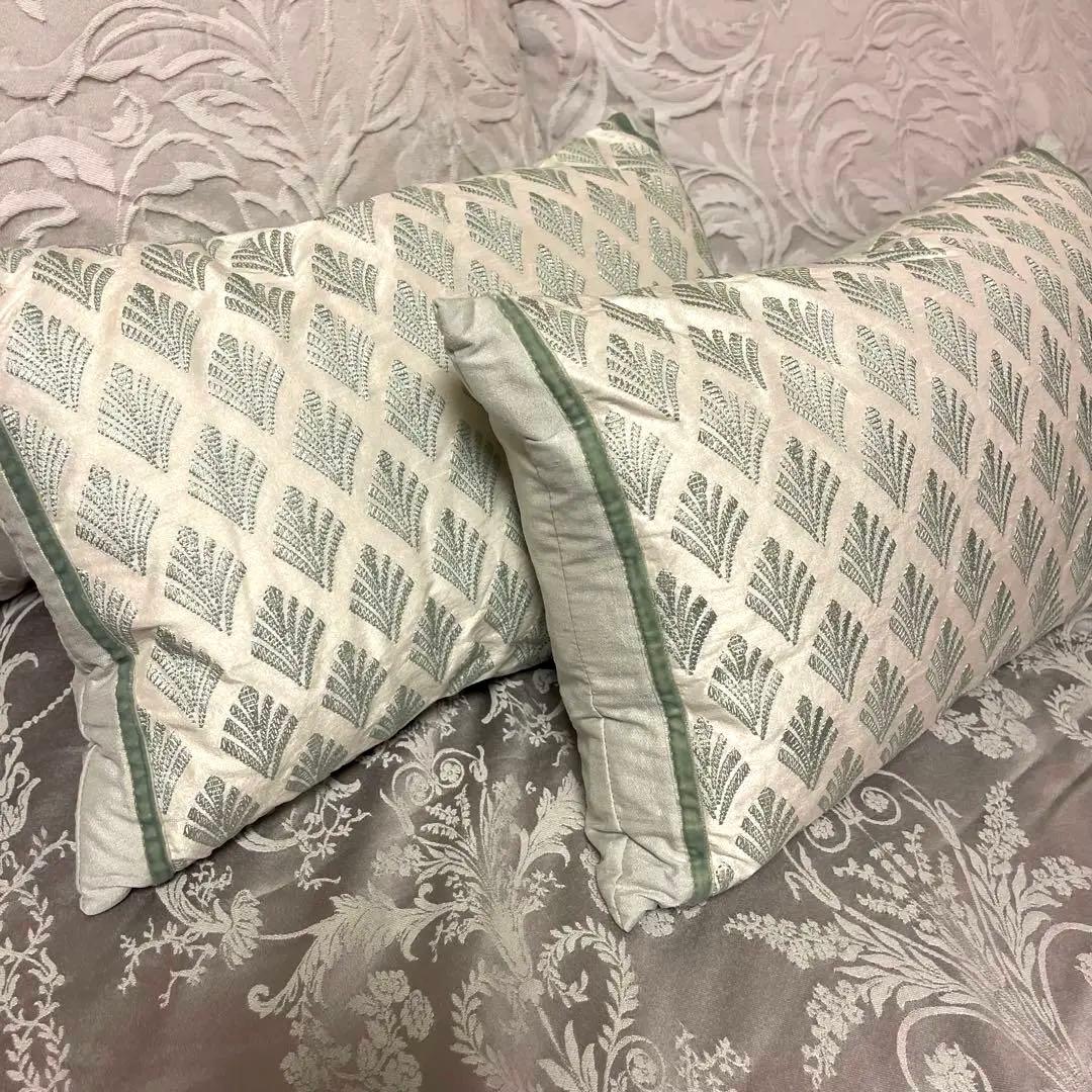 [2個]ローラアシュレイ 刺繍まくらクッション　フローレン　新品2個　フェザー