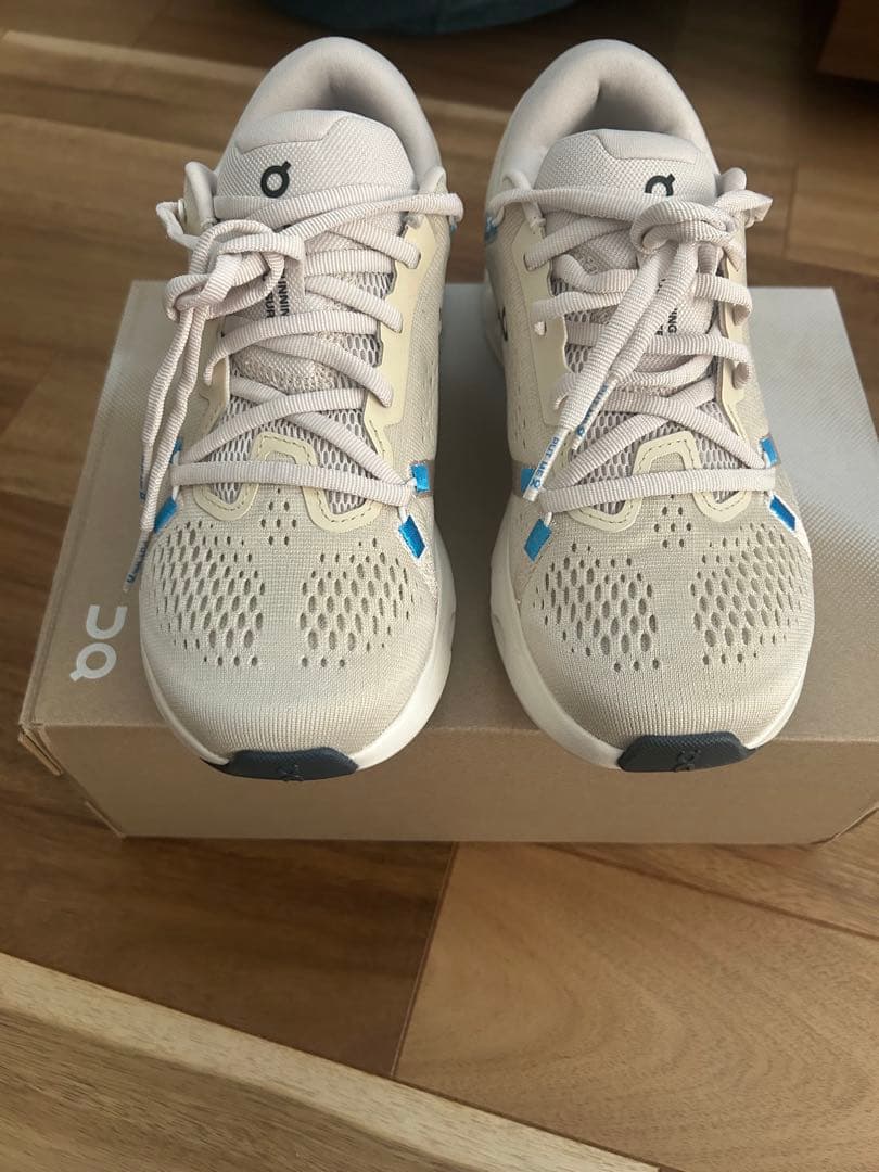 もとOn Cloudsurfer 2 スニーカー