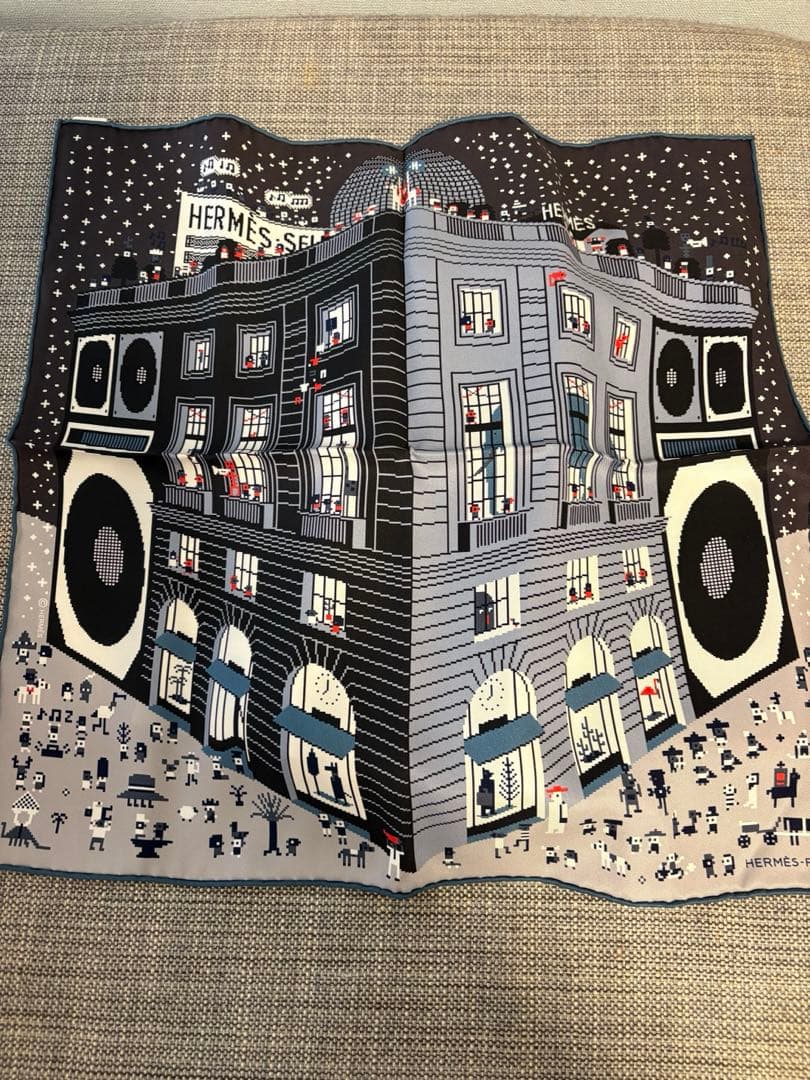 新品★ HERMES エルメス　ポケットチーフ　カレ　45 フォーブルパーティー