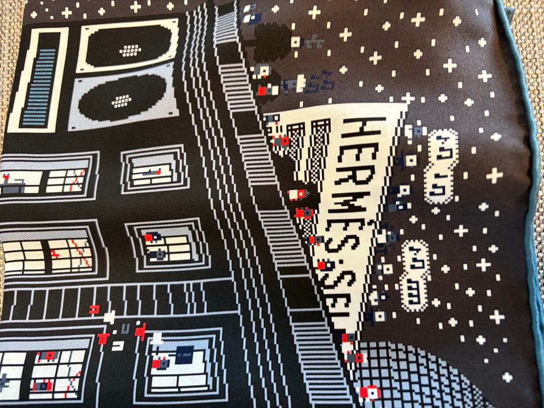 新品★ HERMES エルメス　ポケットチーフ　カレ　45 フォーブルパーティー