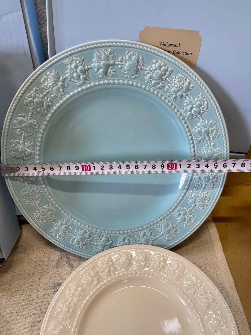 084 ウェッジウッド　大皿2客　中皿4客　未使用
