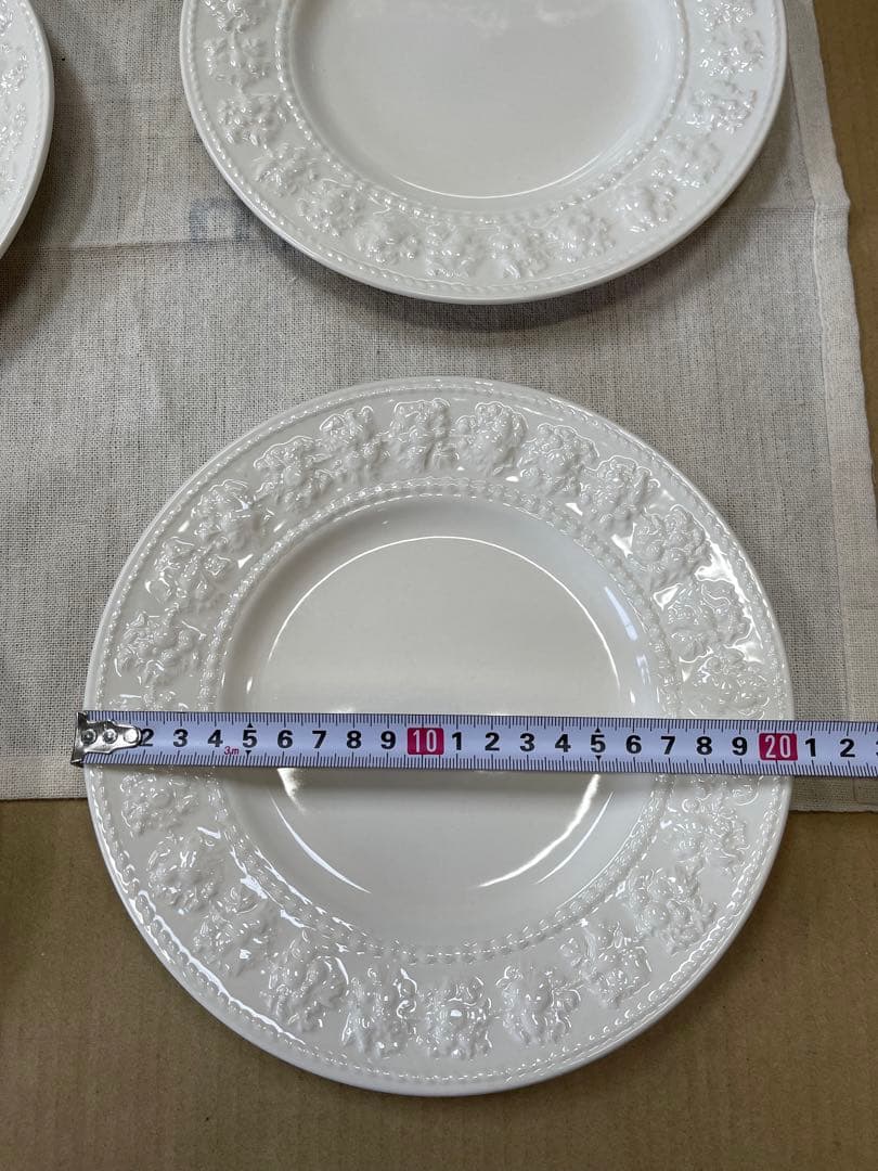 084 ウェッジウッド　大皿2客　中皿4客　未使用