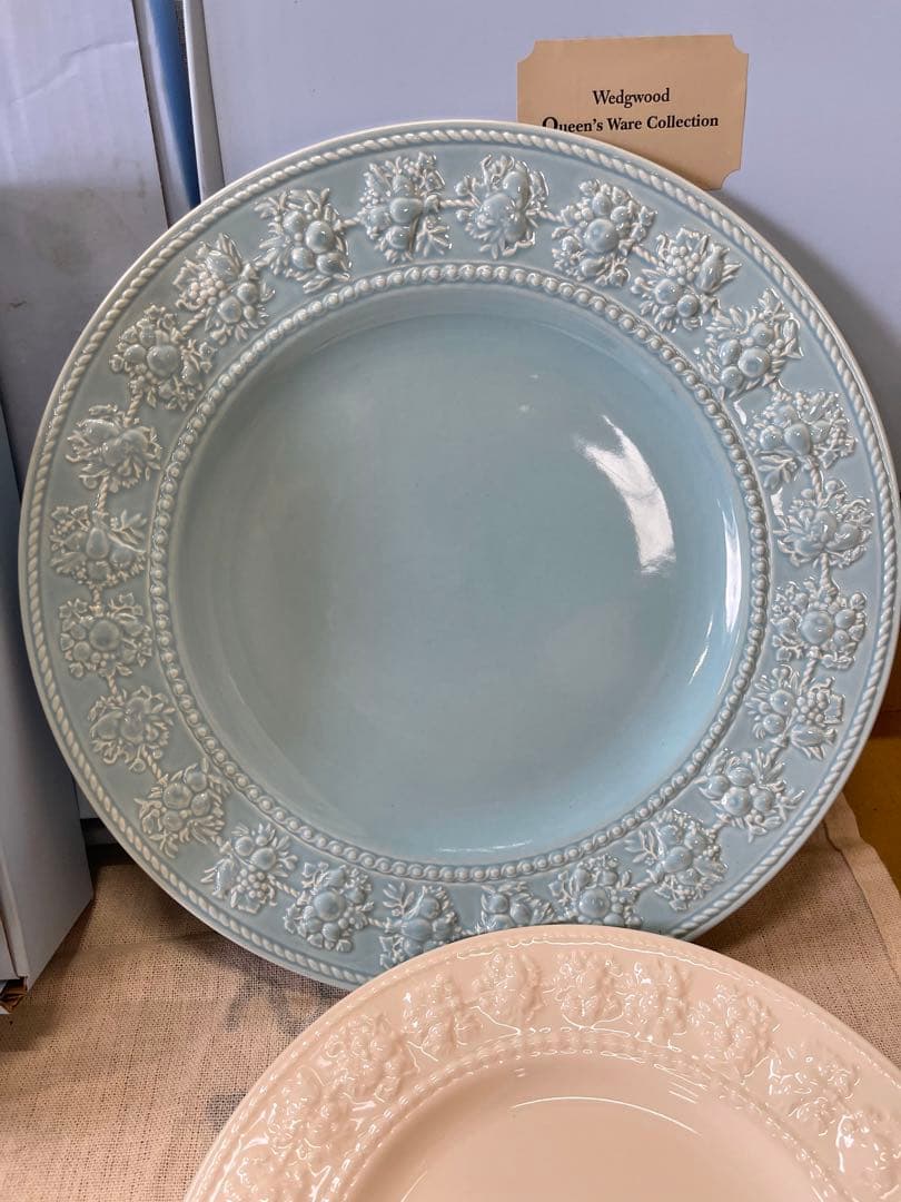 084 ウェッジウッド　大皿2客　中皿4客　未使用
