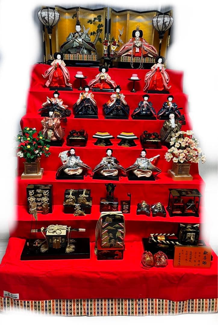 伝統的な三段雛人形セット