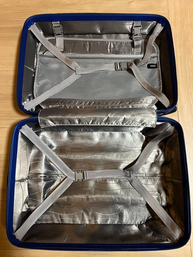 ゼロハリバートンZERO HALLIBURTON2輪スーツケース 伸縮式ハンドル