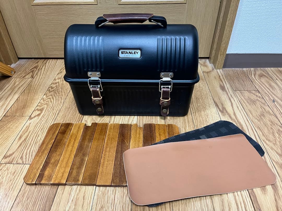 STANLEY ランチボックス　9.4L マットブラック　カスタム済み