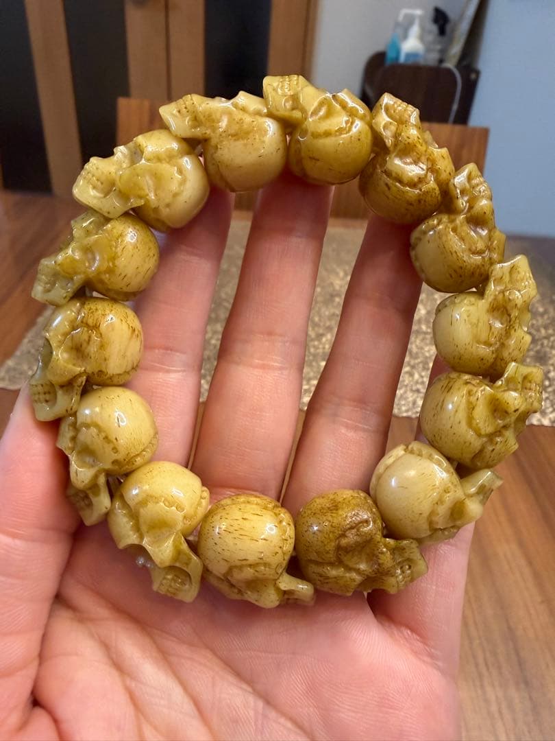 Z-765-2 天然　ラクダ骨　希少ドクロ　髑髏彫り　ブレスレット魔除け