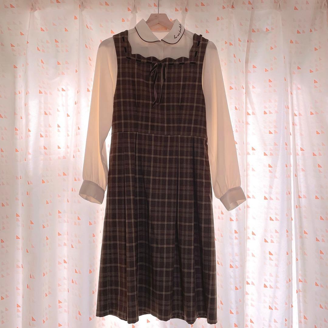 【美品】Fint. フィント チェックジャンパースカート×ロゴ刺繍衿シャツ